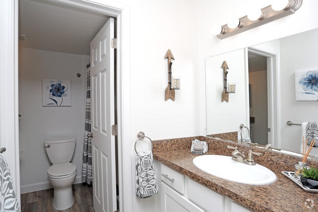 Oak Hill Apartments