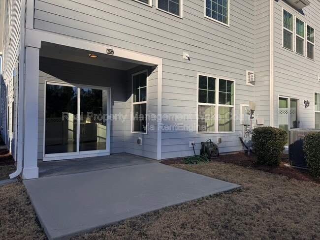 Photo - 837 Salem Pointe Pl