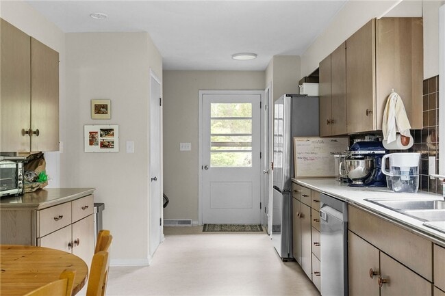 Photo - 216 Berkshire Rd