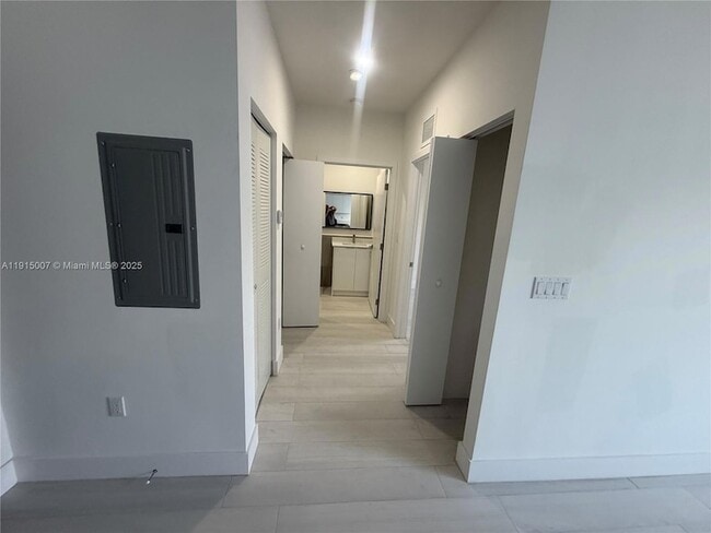 Photo - 909 E 24th St Unidad 303 Rental