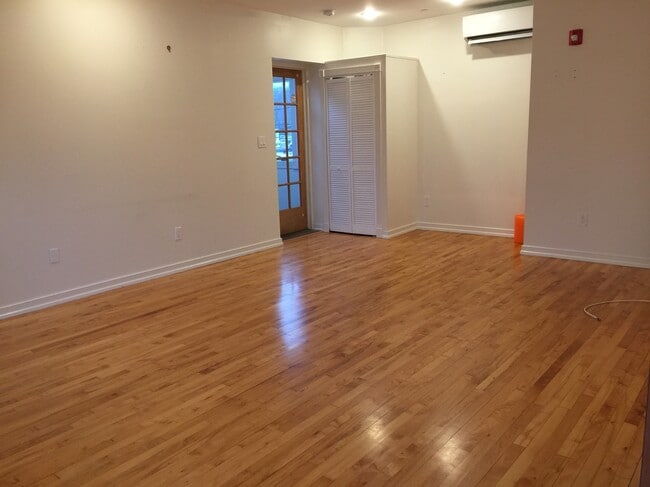 Building Photo - 274 New York Ave Unit Apt C