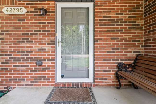 Photo - 42795 Hammill Ln