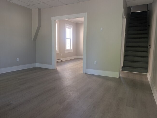 Photo - 502 Marion St