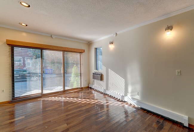 Photo - 26 Lynwood Pl