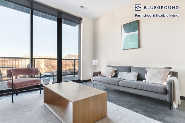 Building Photo - 1647 N Milwaukee Ave