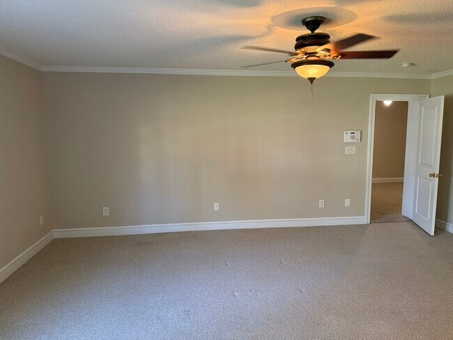 Photo - 427 Cedar St