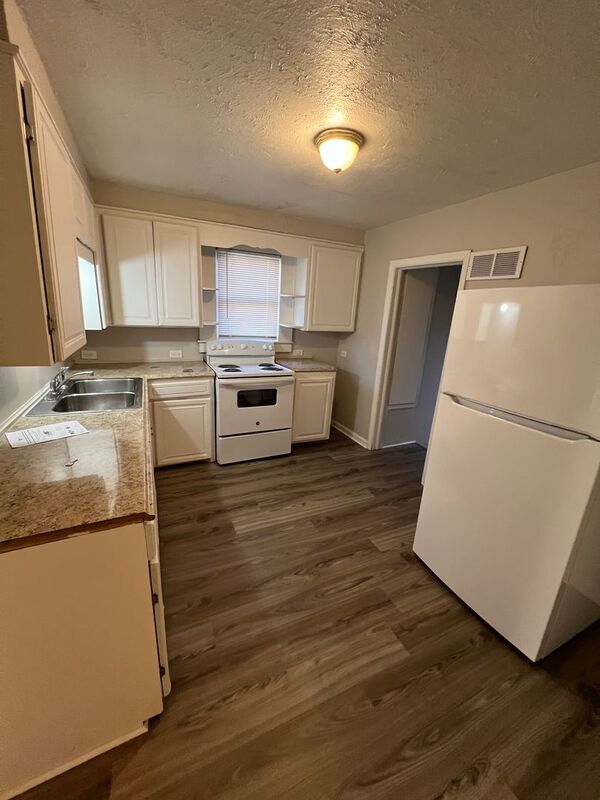 Photo - 1305 Oakley Ave