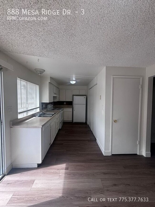 Photo - 888 Mesa Ridge Dr