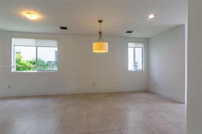 Photo - 6839 NW 103rd Ave