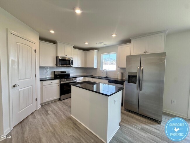 Photo - 49 Suhani Ln