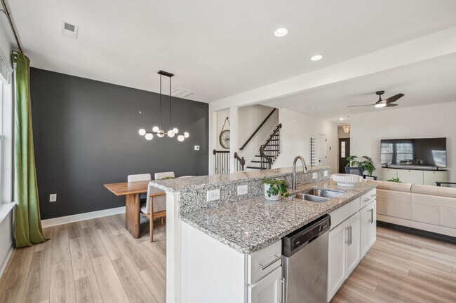 Photo - Stylish End-Unit Townhome – 3 Bed, 2.5 Bat...