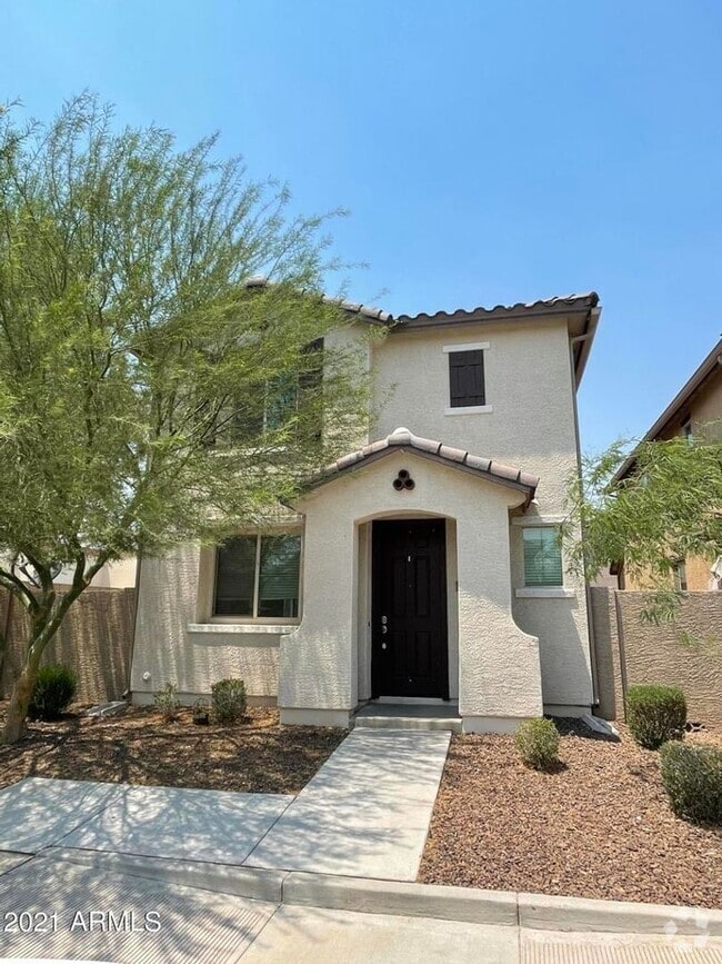 Building Photo - Charming 3 Bed home in gated community wit...
