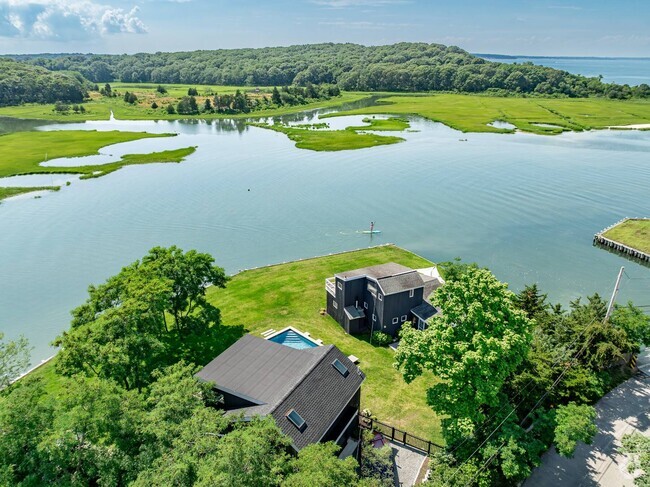 Building Photo - 308 Towd Point Rd Rental