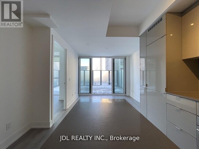 Photo - 7 Grenville St Unit 905