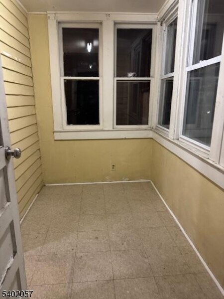 Photo - 122 N 8th St