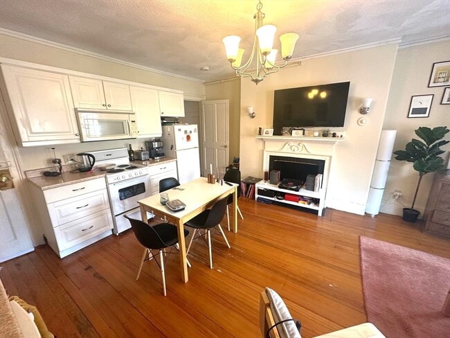 Photo - 15 Charles St Unit 3L