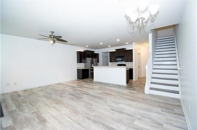 Photo - 162 Townview Dr