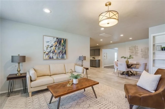 Photo - 1501 Carlton Way