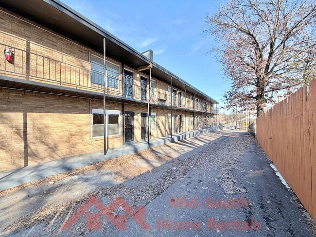 Photo - 139 N Claybrook St Unit 9