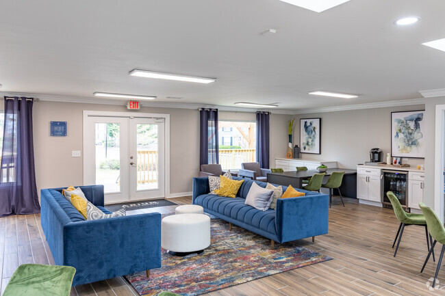 Interior Photo - Elliot Norcross Rental