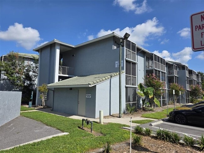 Building Photo - 139 Oyster Bay Cir Unit 220