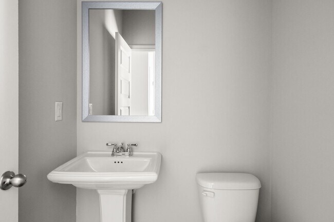 Photo - 4 bed / 2.5 bath in Gainesville! Retreat a...