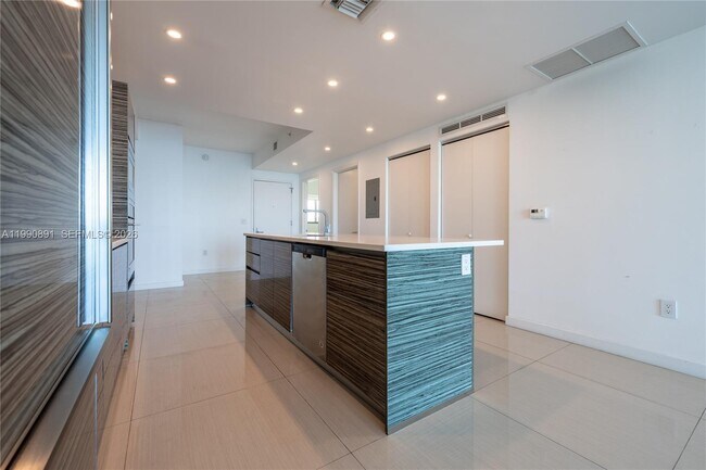 Photo - 460 NE 28th St Unit 707