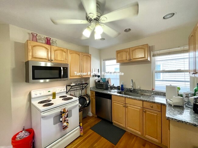 Photo - 290 Boston Ave