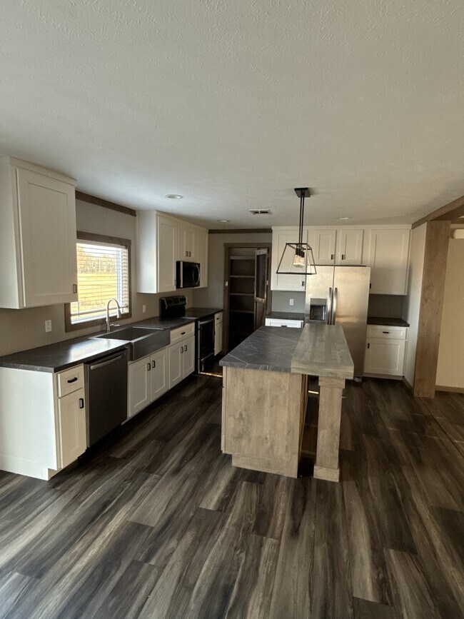 Photo - 260 Co Rd 1220