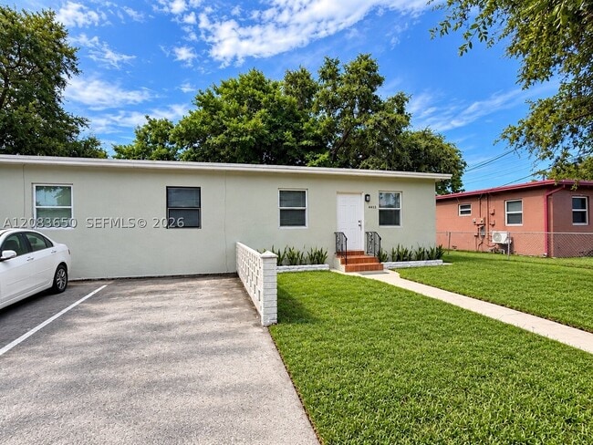 Building Photo - 2027 NW 91st St Unit 2025