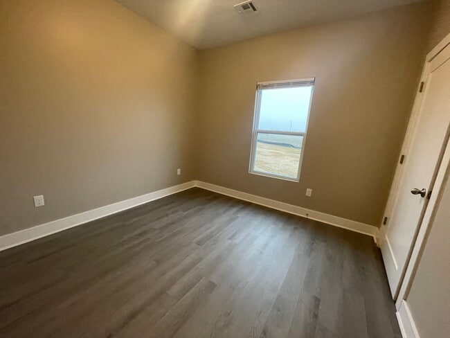 Photo - 9333/35 E Wassall Unit 9335 Wassall