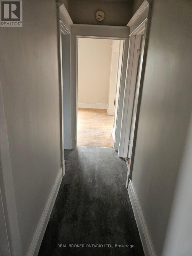 Photo - 985 Main St E Unit 6