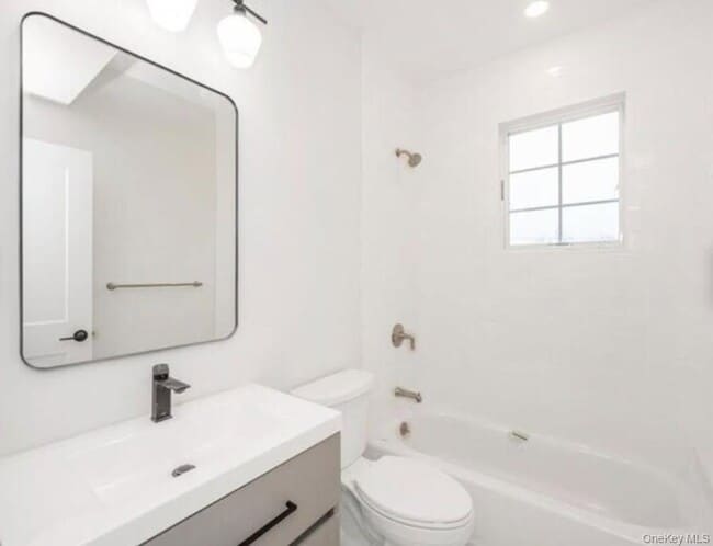 Photo - 142 Maple Ave