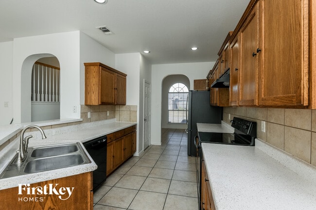 Photo - 1101 Sunderland Ln