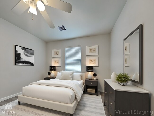 Photo - 5962 Belcrest St