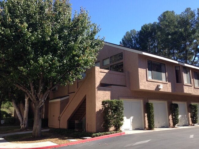 Building Photo - 155 N Singingwood St