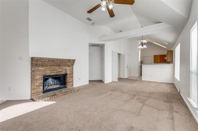 Photo - 920 Mossberg Ln