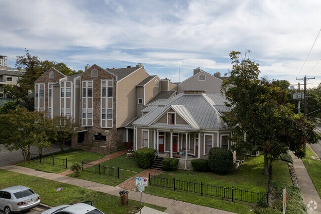 Photo - Lenox Condominiums