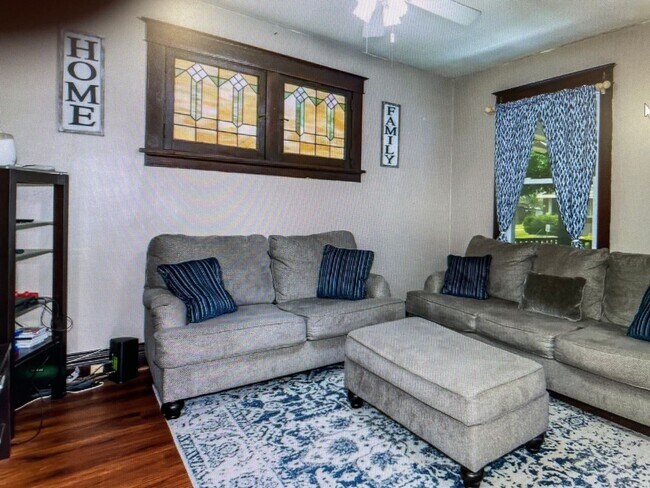 Photo - 4424 Dewey Ave