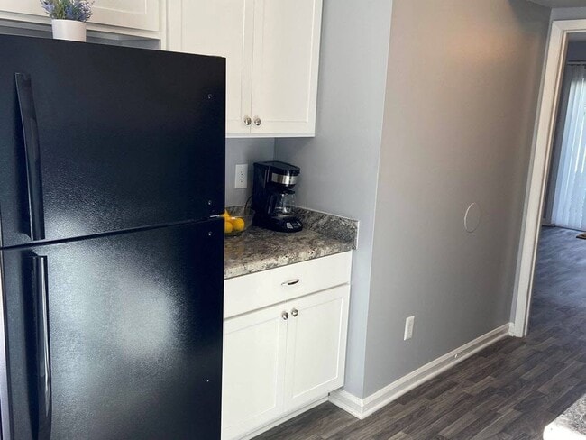 Kitchen - Legacy Sedgefield Townhomes