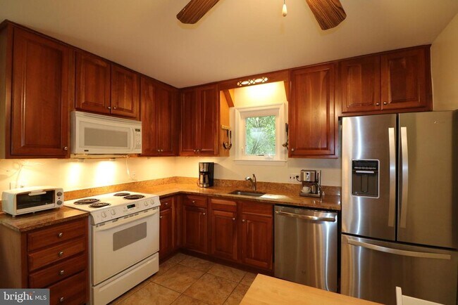 Photo - 6703 Rannoch Rd