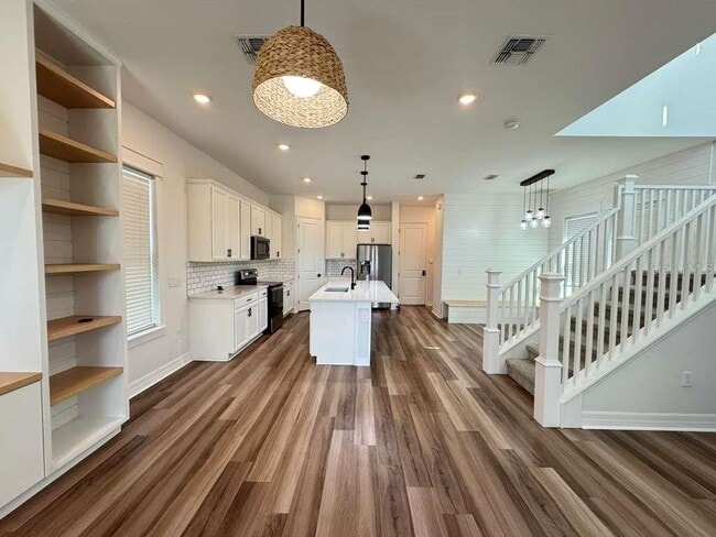 Photo - 15024 Stuttgart Aly