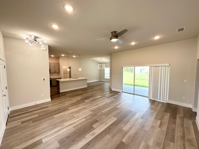 Photo - 6 Slate Wood Ct