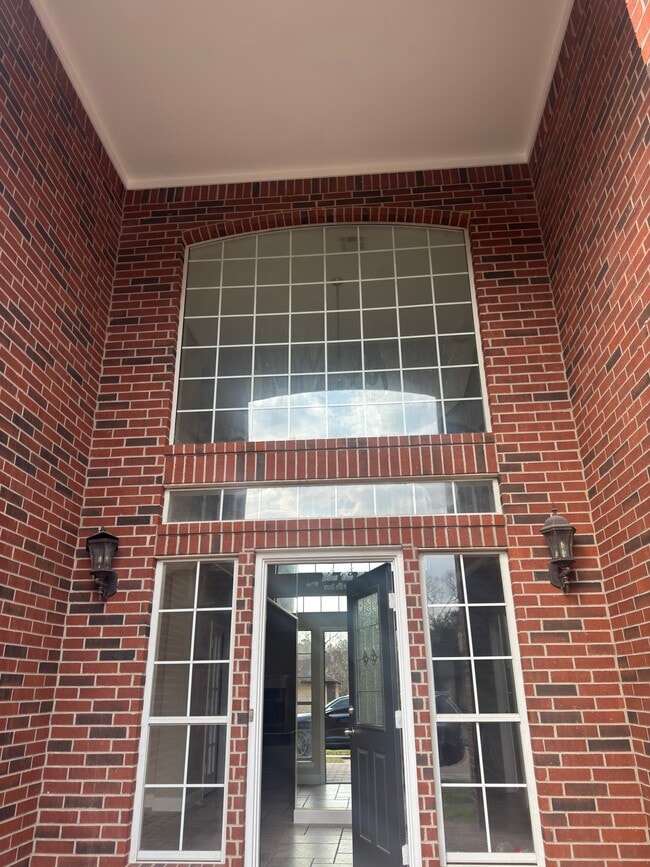 Photo - 201 Pebble Springs Ln