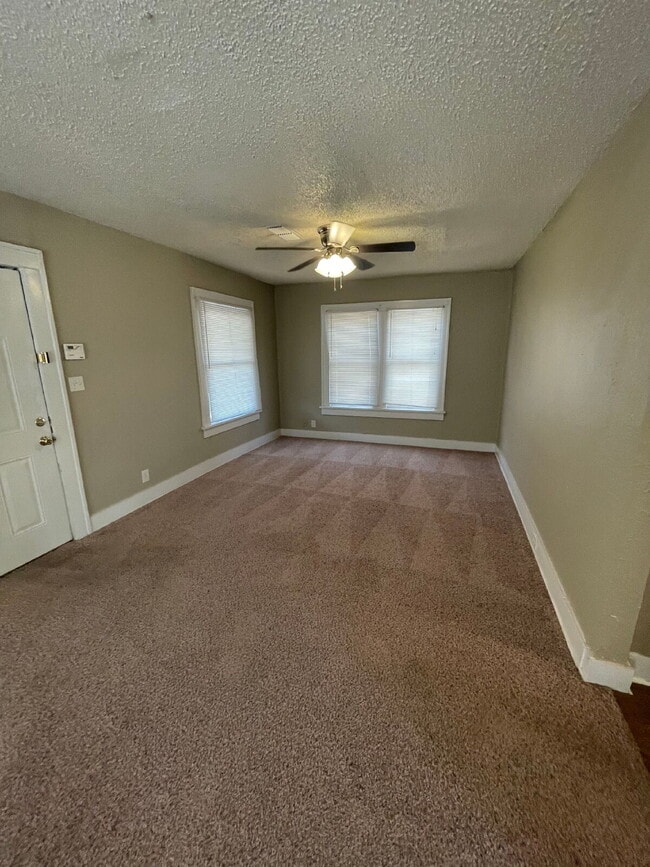 Photo - Beautiful House Located Minutes from Tech ...