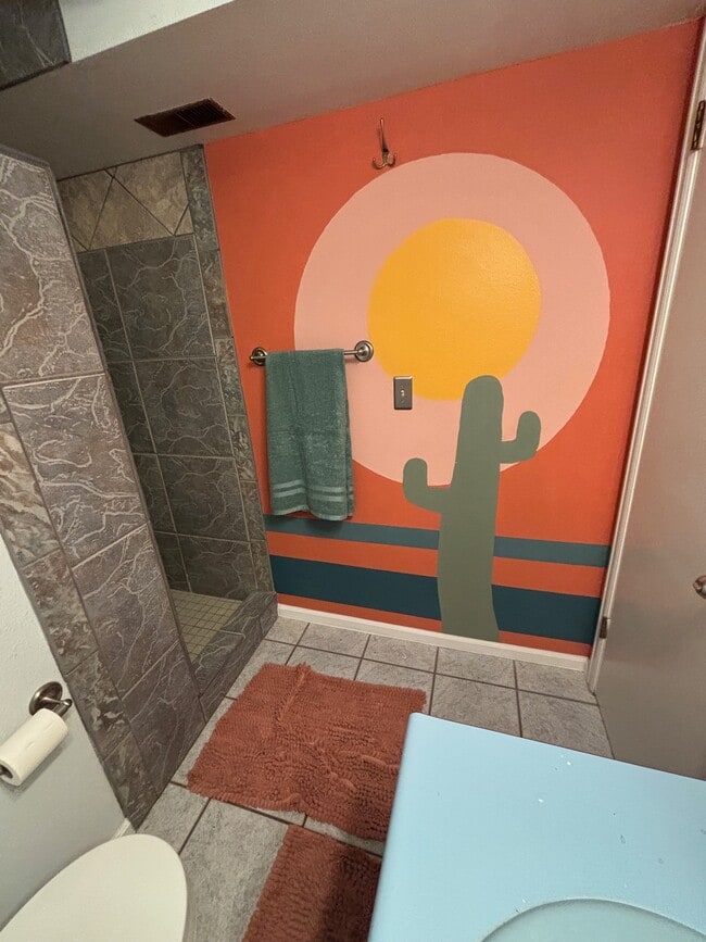 Photo - 345 E 11th St