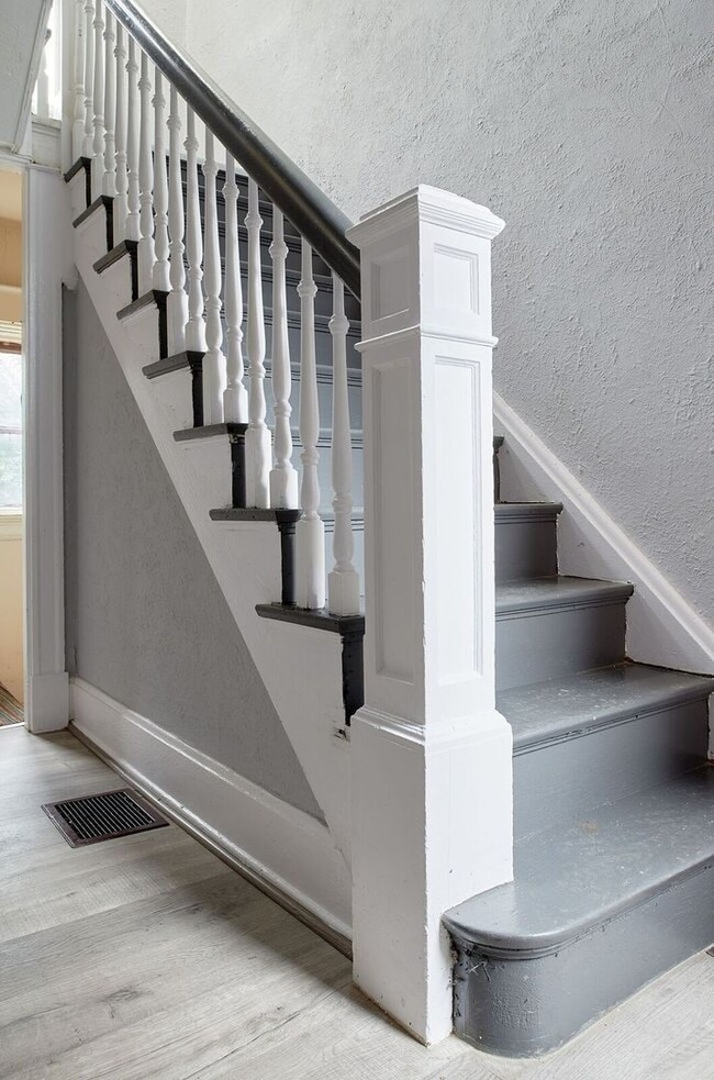 Photo - 2322 Chickasaw St