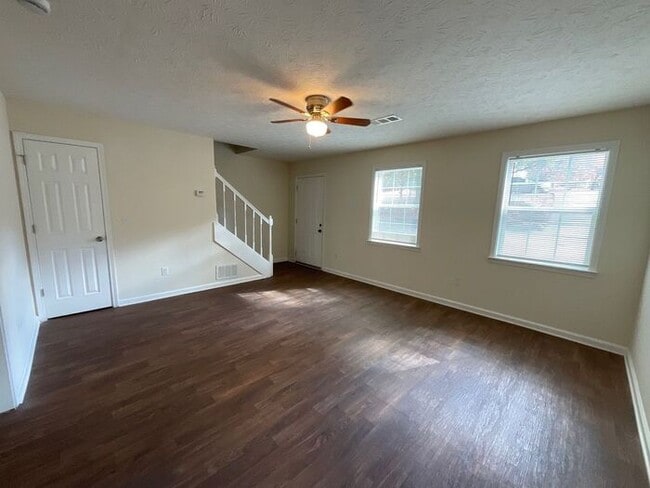 Photo - 2655 Parkside Way SW