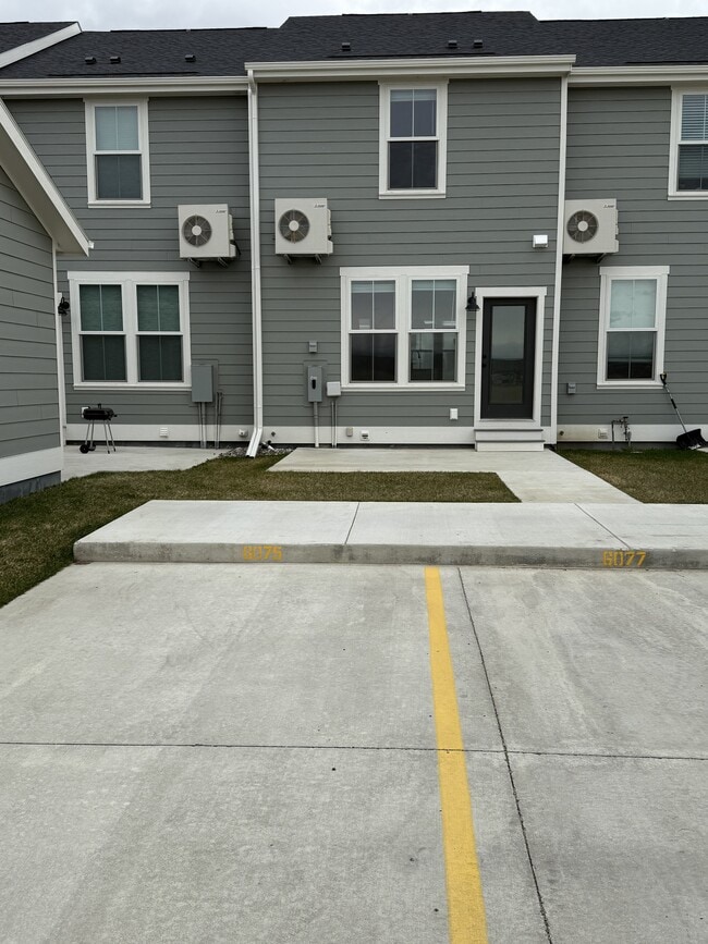 Photo - 6075 Northstead Ave