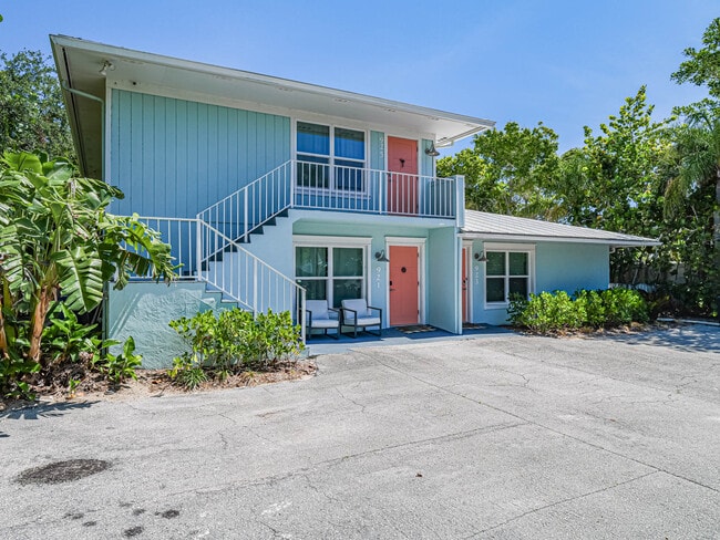 Photo - 925 Coquina Ln